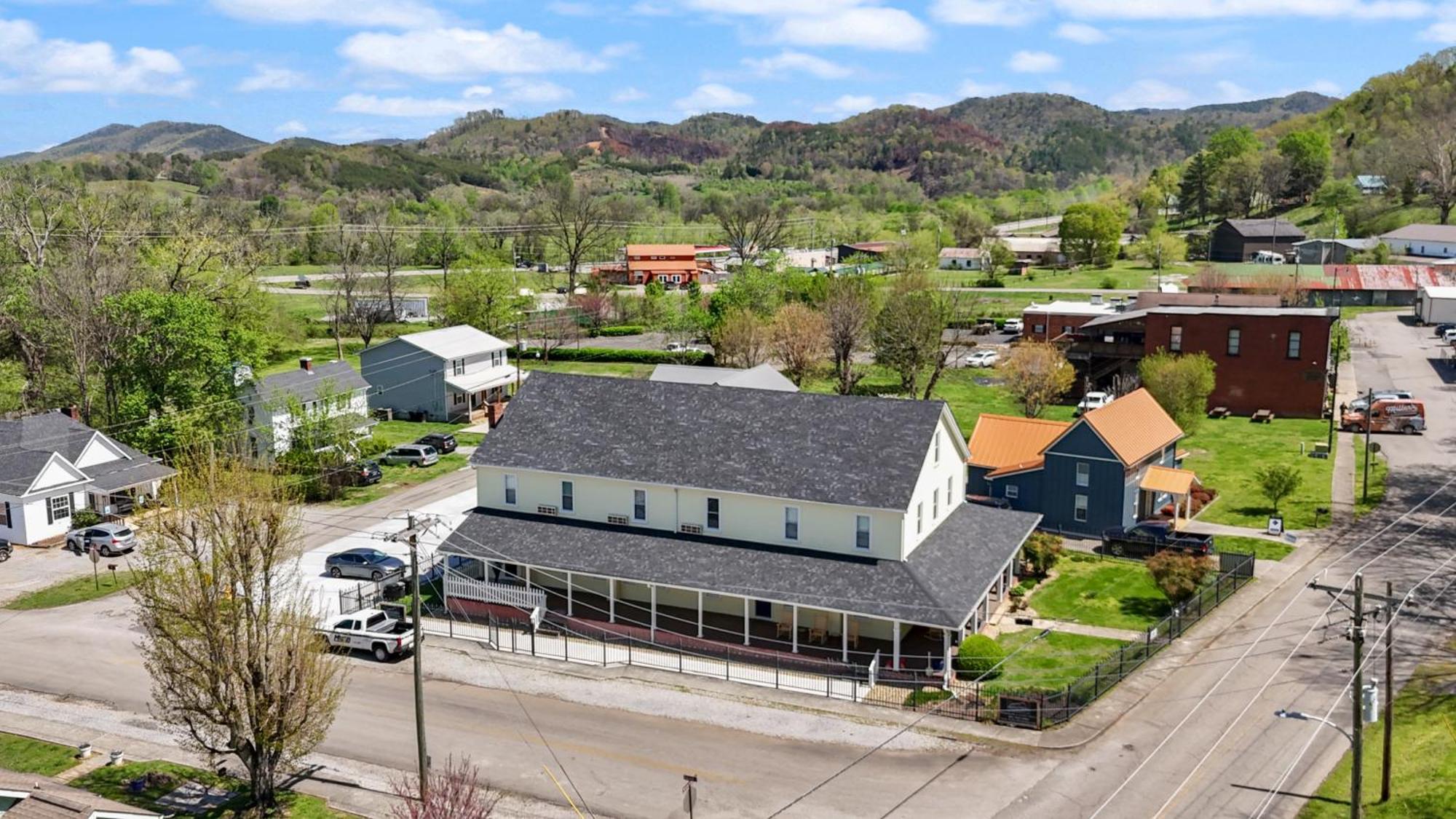 The Tellico Plains Inn And Event Venue Exterior foto